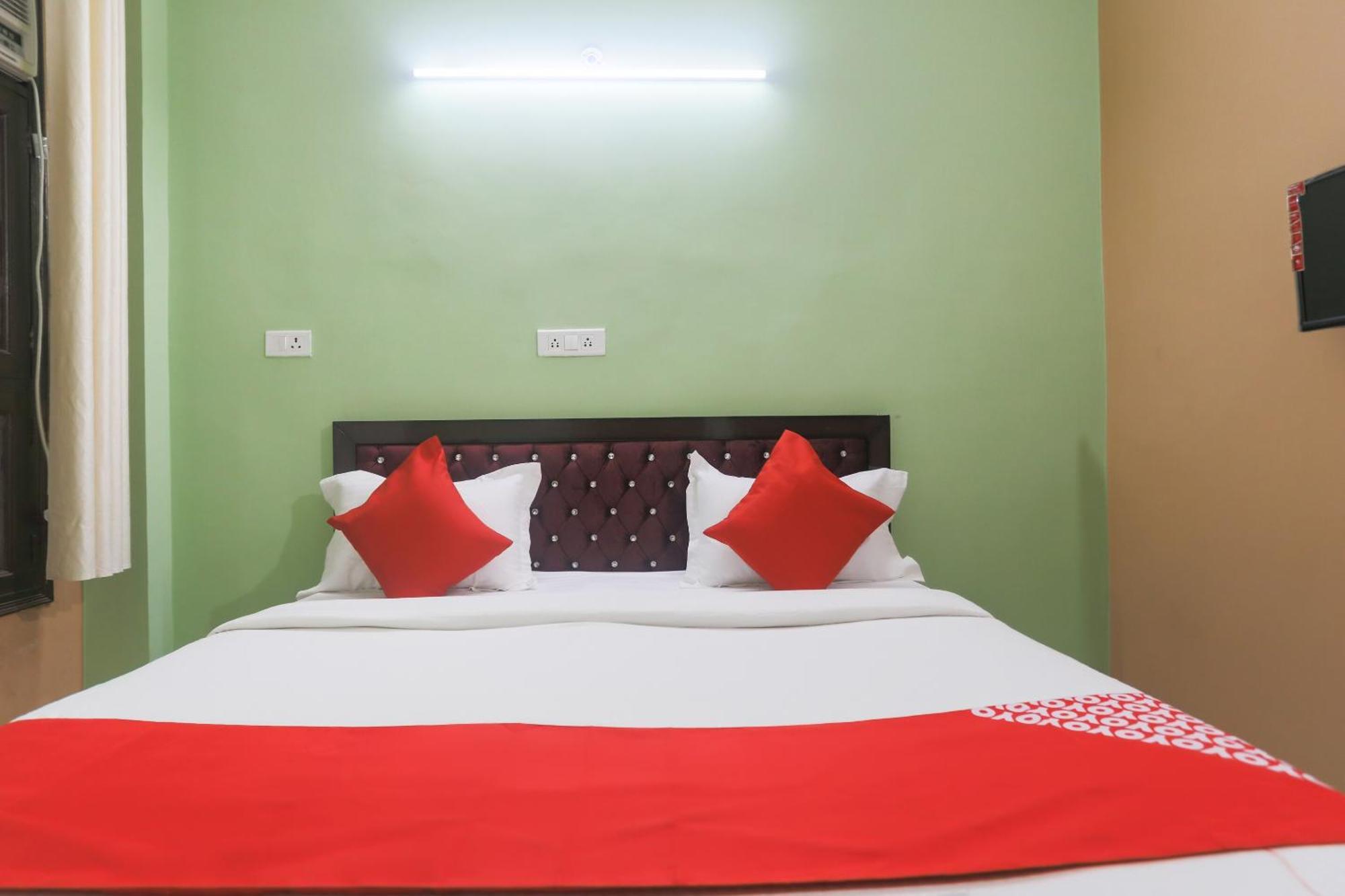 Hotel O Gdd Kuteer Noida Buitenkant foto